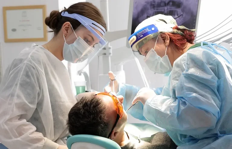 Denti Perfetti Senza Dolore: Trattamenti Minimali per un Sorriso Radioso