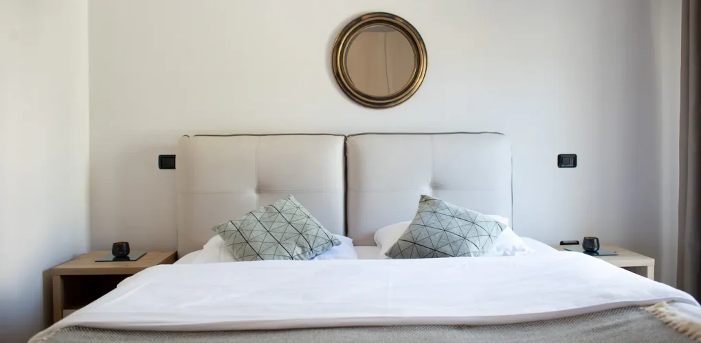 50aa72a8-b1e2-4e42-81cb-9651c8d63f65